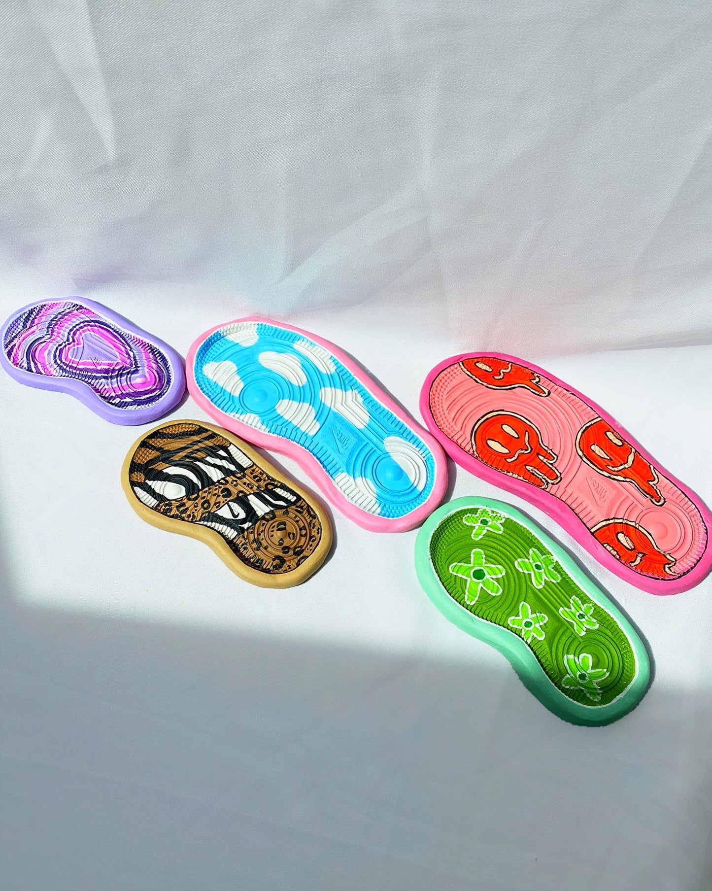 SNEAKER SOLE TRINKET TRAY SMILEYS