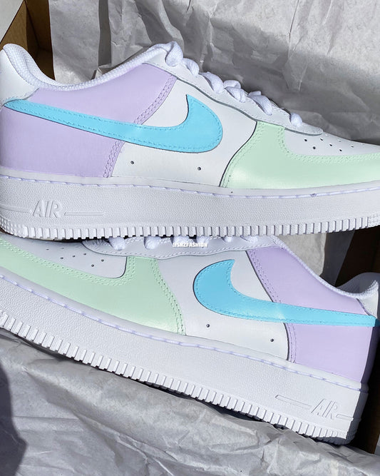 PASTEL NIKE AIR FORCE 1'S