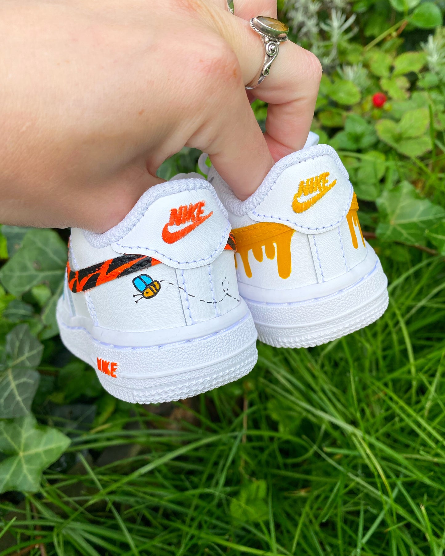 P00H BEAR x TIGGER NIKE AIR FORCE 1 EASY ON BABY/KIDS