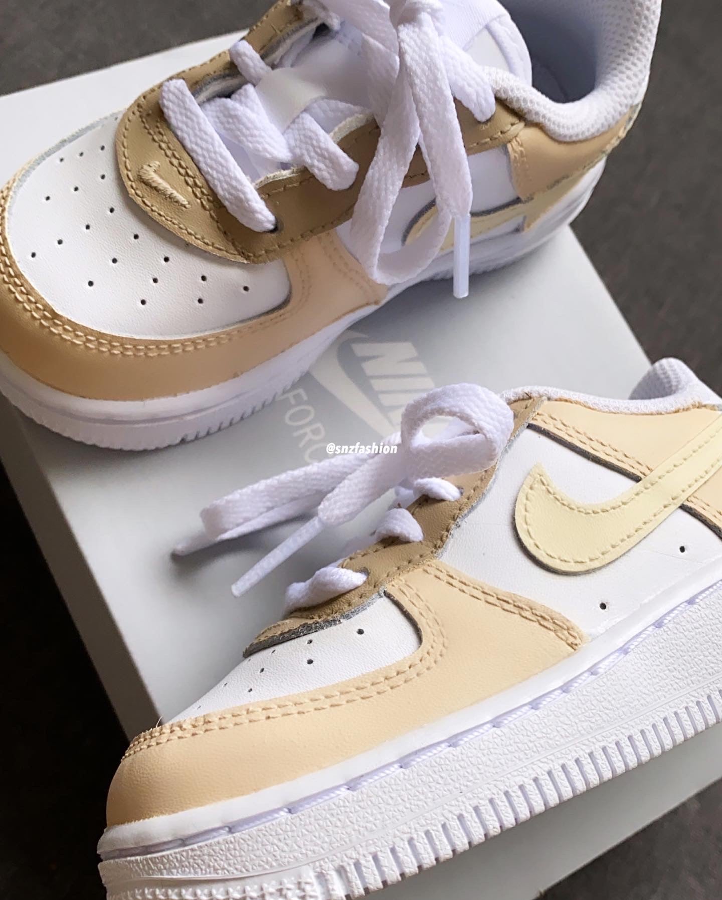 BEIGE BABY/KIDS NIKE AIR FORCE 1