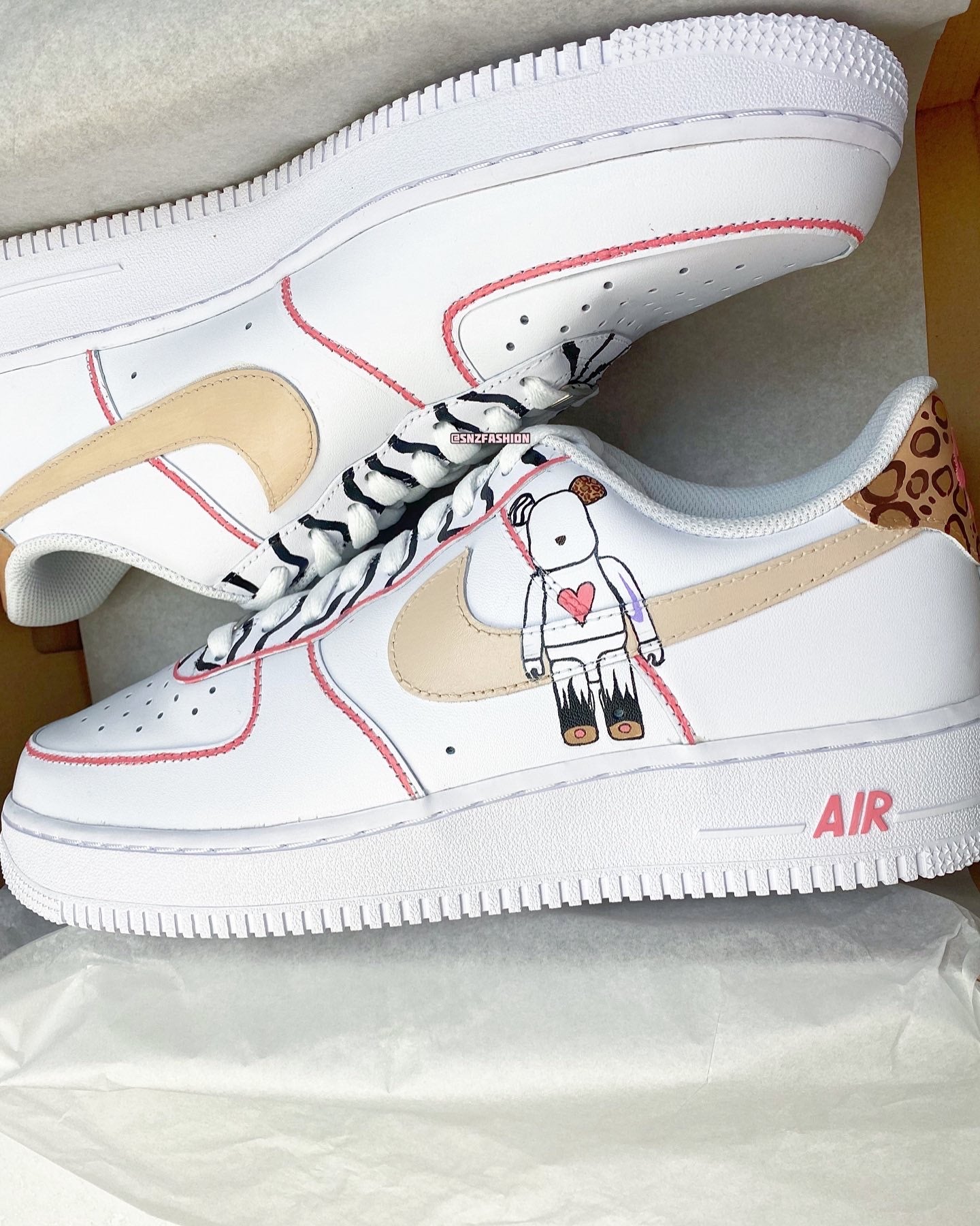 BEAR HEARTS NIKE AIR FORCE 1'S